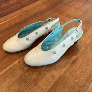 THIERRY RABOTIN light gray white low heel Slingback Sandals sz 6